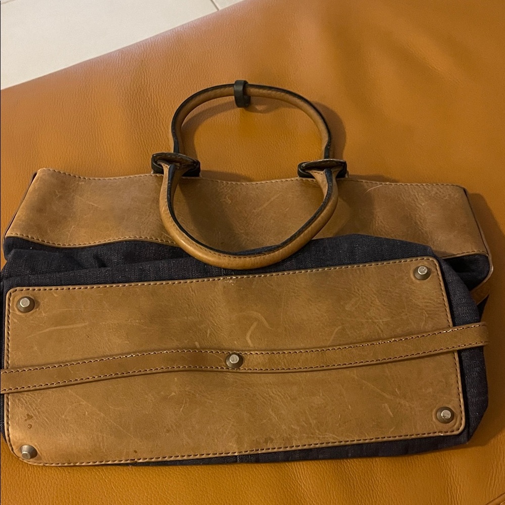 Chloe Tan and Black Shoulder Bag - Picture 2 of 5
